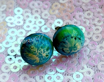 Petri Art Earrings in yellow, blue. green and white. Size each Cabochon 0,9 cm (9 mm)