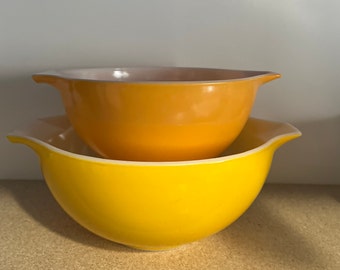 Pyrex Sunshine cinderella 442 444, 2 mixing bowls
