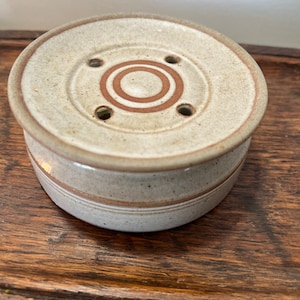 Vintage beige sandstone soap dish, soap holder, pottery, farmhouse round soap dish