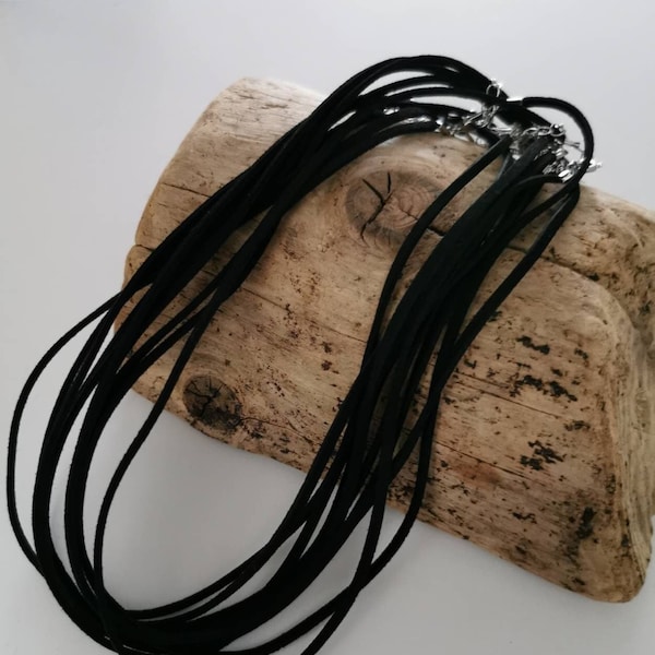 Collier de cordon en cuir en daim noir, prêt à l’emploi, fabrication de colliers, fabrication de bijoux, string de collier approprié pour hommes et femmes. Deux tailles.