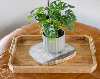 NG14 - Plat en agate gris clair. Dessous de plat en agate blanche naturelle. Plaqué OR.