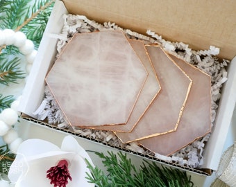 Ensemble de sous-verres hexagonaux en quartz rose : bords galvanisés, cadeau romantique