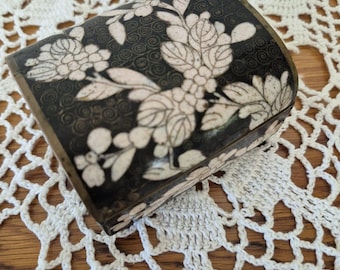 Antique Chinese Cloisonne enamel hinged cigarette box
