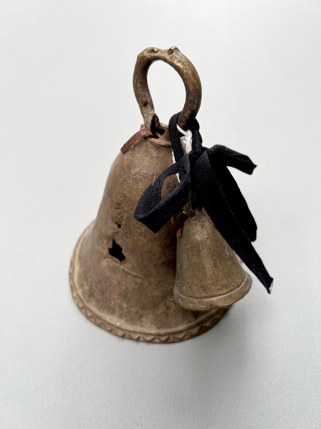 Rustic Bell Rustic Bronze Bell Set: Handmade Farmhouse Decor With One Cow Bell and ...