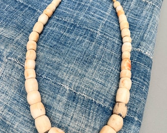 Shell beads in ivory and amber colors from Africa, vintage Jewelry supply, Barrel shaped beads, Coastal beads, Natural shell necklace
