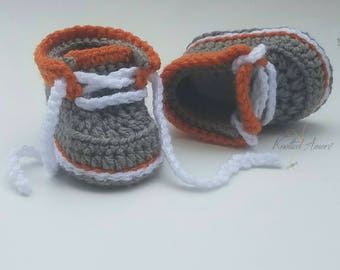 Crochet baby booties, crochet baby shoes, baby boots, baby boy sneakers, gift for baby, crib shoes, baby boy boots, baby announcement