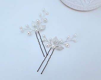 Gold leaf hair pins, silver leaf hair pins, bridal hair accessory, bridesmaid hair accessories, pearl hair pins, leaf hair vine