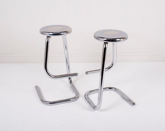 K700 Paperclip barstool - 5 Available