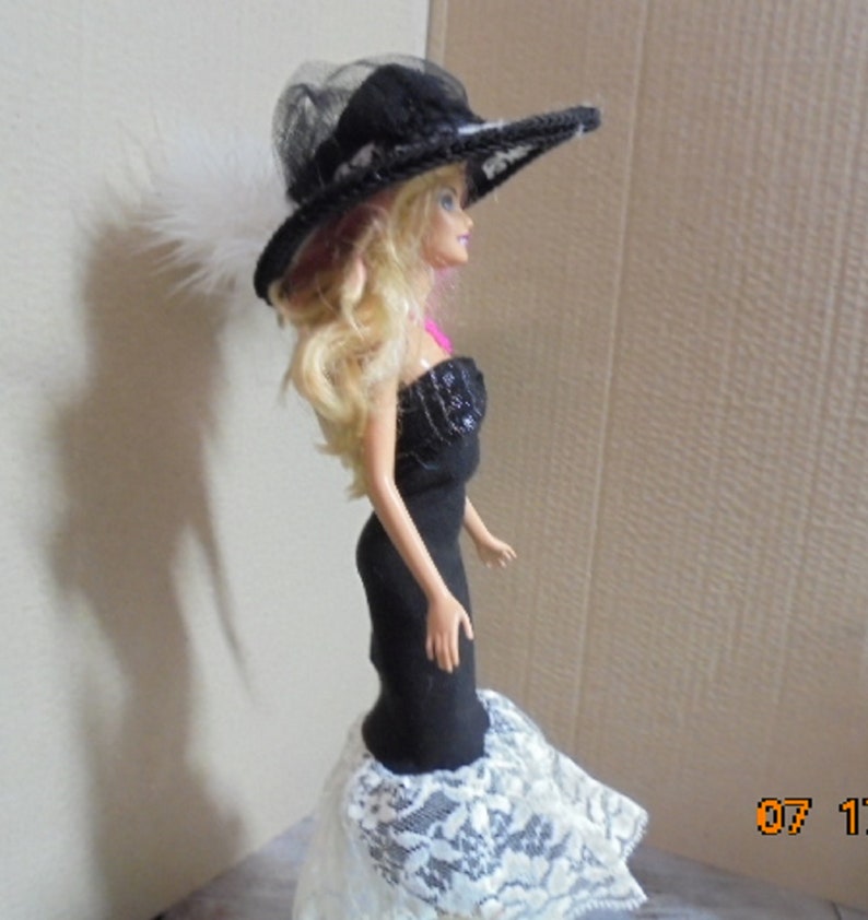 Barbie Dress for a great outfit Barbie is Dreess to step out in this lovely set and Hat