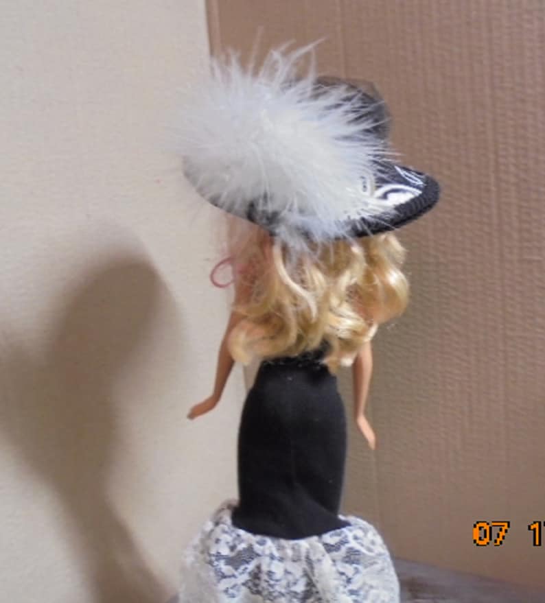 Barbie Dress for a great outfit Barbie is Dreess to step out in this lovely set and Hat