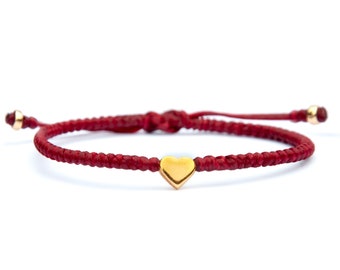 Gold bracelet / Delicate heart bead / Waterproof artisan bracelet