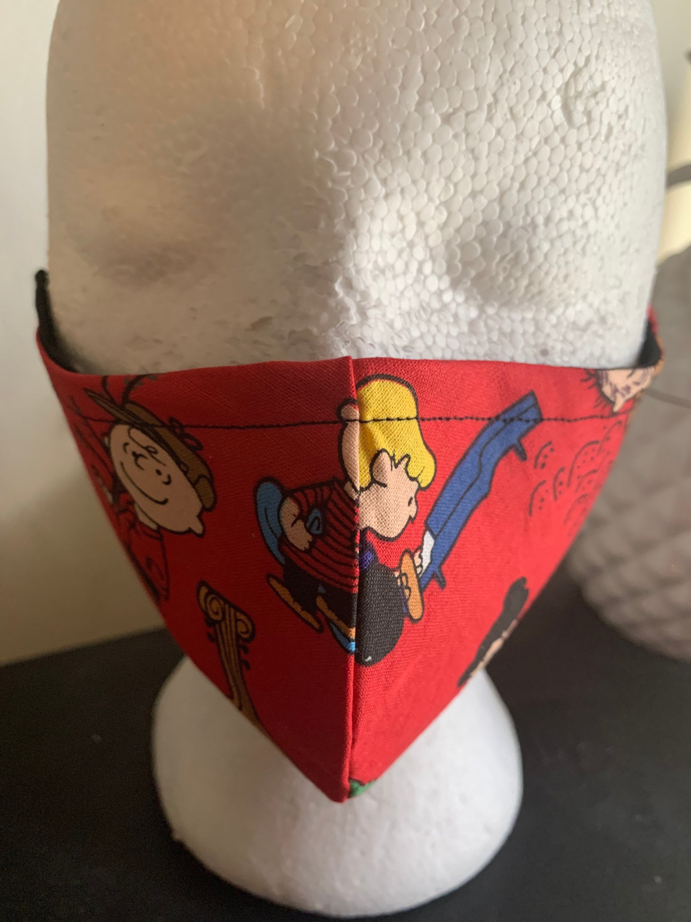 Peanuts Linus Mask Christmas Peanuts, Snoopy, Charlie Brown, Lucy, Linus Mask With Red ...