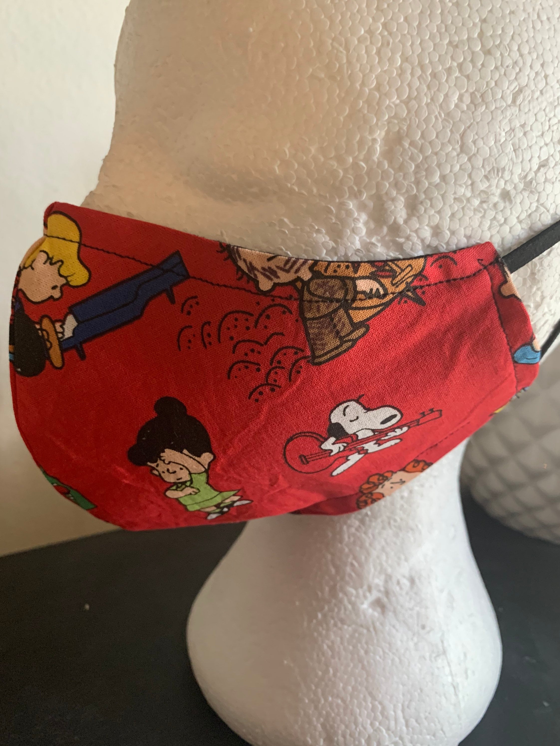 Peanuts Linus Mask Christmas Peanuts, Snoopy, Charlie Brown, Lucy, Linus Mask With Red ...
