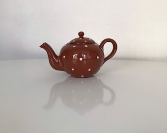 Kupittan savi dot teapot