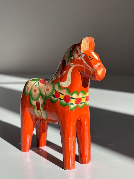 スウェーデンのダーラナ馬 - Etsy 日本