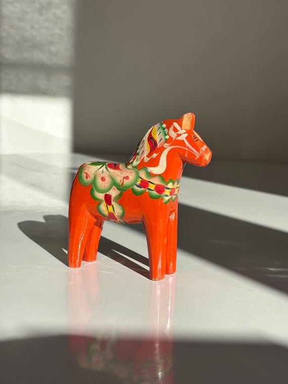 スウェーデンのダーラナ馬 - Etsy 日本