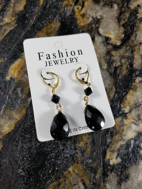 Basic Black Tear shaped dangle earrings - image 1