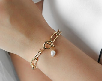 Leon Bracelet, Tarnish-resistant, Chain bar and toggle closure, Freshwater Pearl Chain Bracelet,  Bridal Jewelry, wedding  Bridesmaids