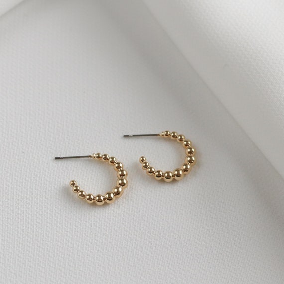 Earrings trendy store