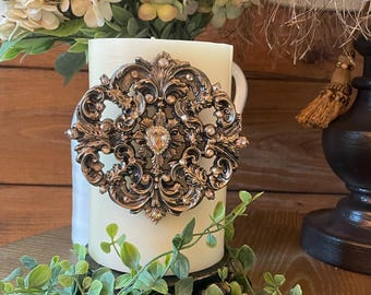Baroque Style Round Candle Pin