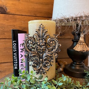 New!! Baroque Style Medallion Candle Pin