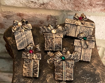 Set of 6 Christmas Presents Candle Pins