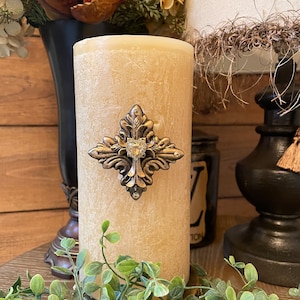 Cross Medallion Candle Pin
