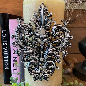 New!! Baroque Style Medallion Candle Pin