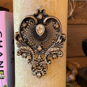 New!! Baroque Style Medallion Candle Pin