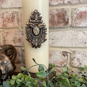 Petite Shield Candle Pin