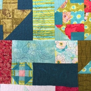 Modern Churn Dash Quilt, Modern Floral Wallhanging, Modern Floral Throw Quilt, Hand Made Patchwork quilt image 4