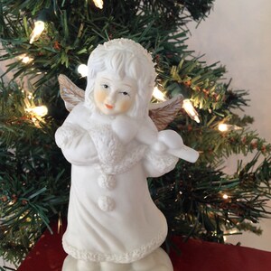Z124 Vintage Resin Angel Xmas Tree Decorations. Set of 2
