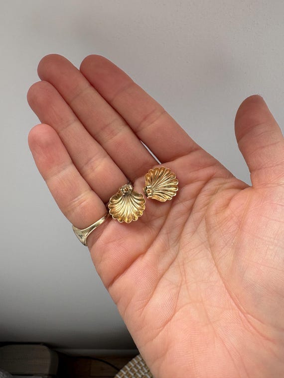 14k Solid Gold Seashell Stud Earrings - image 2