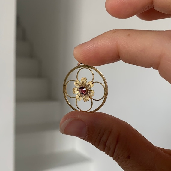 Vintage 9k Gold and Garnet Flower Pendant - image 3