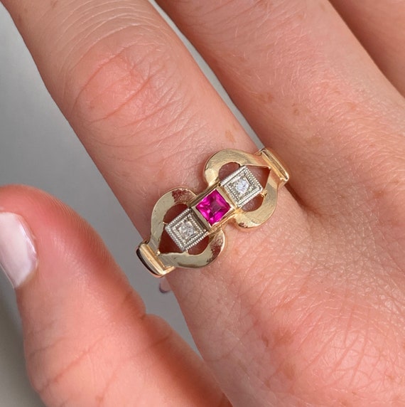 Retro / Art Deco 'Ruby' and Diamond Cocktail Ring - image 3