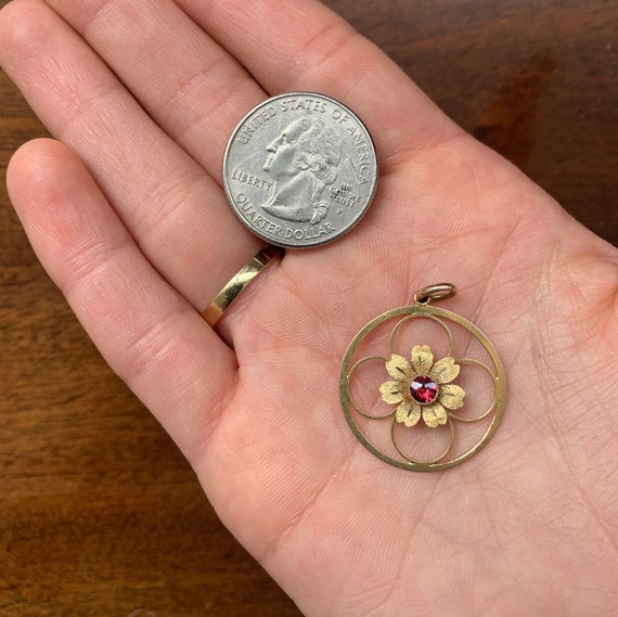 Vintage 9k Gold and Garnet Flower Pendant - image 4