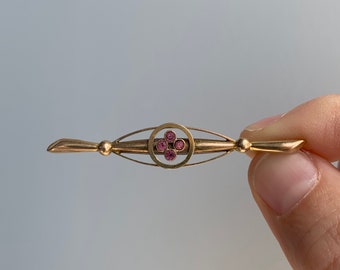 9k Gold and Pink Stone Vintage Brooch