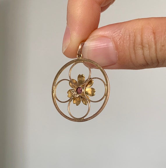 Vintage 9k Gold and Garnet Flower Pendant - image 5