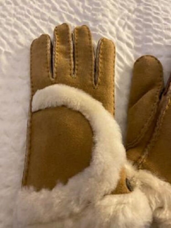 Ugg Exposed Seam Beige Gloves