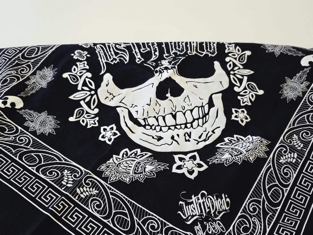 ミュージシャン The BONEZ Vintage #07 Bandana Skull XL The BONEZ on X: 