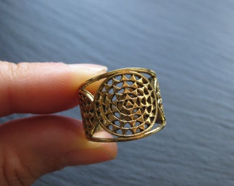 Anel de latão unissex com mandala e sol. Anel de geometria sagrada. Semente da vida. Anel masculino. Anel com faixa ajustável. Joias espirituais para ioga.