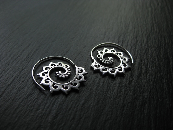 Small Silver Spiral Hoops . Tribal Earrings . Dainty Statement Earrings . Ethnic Urban Chic Jewelry . FREE SHIPPING in CANADA . ZARIboutik