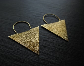 IMPERFECT . Triangle Earrings . Brass Hoops Textured . Geometric Handcrafted Jewelry . Modern Minimalist Bold Rocker Jewellery