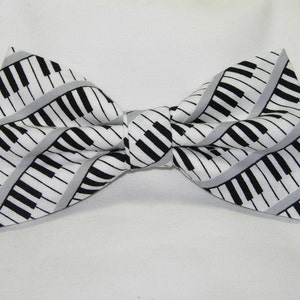 Piano Player Bow Tie, Black & White Piano Keys, Musical bow tie, Pre-tied Bow tie, Recitals, Bow ties for Men, Boys bow tie, Girls Hair Bow