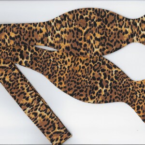 Vlinderdas met cheetaprint, kleine bruine vlekken cheetah, zelfbinden of voorgestrikt, stropdas met wilde dieren, vlinderdassen voor heren, vlinderdas jongens, haarstrik meisjes