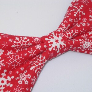 Christmas Bow Tie | Delicate White Snowflakes on Red | Pre-tied Bow tie | Christmas Party | Bow ties for Men | Boys bow tie | Girls Hair bow