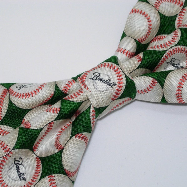 Baseball Bow Tie | Baseballs on Green | Pre-tied Bow tie | Sport Bow tie | Baseball Game | Bow ties for Men | Boys Bow tie | Girls Hair Bow