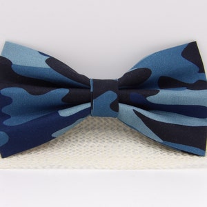 Navy Blue Camo Bow tie, Shades of Blue, Pre-tied Bow tie, Veterans Day Gift, Military Wedding, Bow ties for Men, Boy Bow tie, Girls Hair Bow