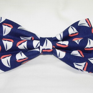 Sailing Bow tie, Sailboats on Navy Blue, Pre-tied Bow Tie, Nautical bow ties, Bow ties for Men, Boys Bow tie, Girls Hair Bow, Cruise Bow tie