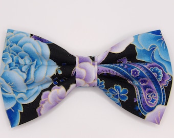 Hermosa pajarita con estampado floral Paisley, flores azules y lavanda, oro metálico, pajarita preatada, pajaritas para hombres, pajaritas para niños, lazos para el cabello para niñas